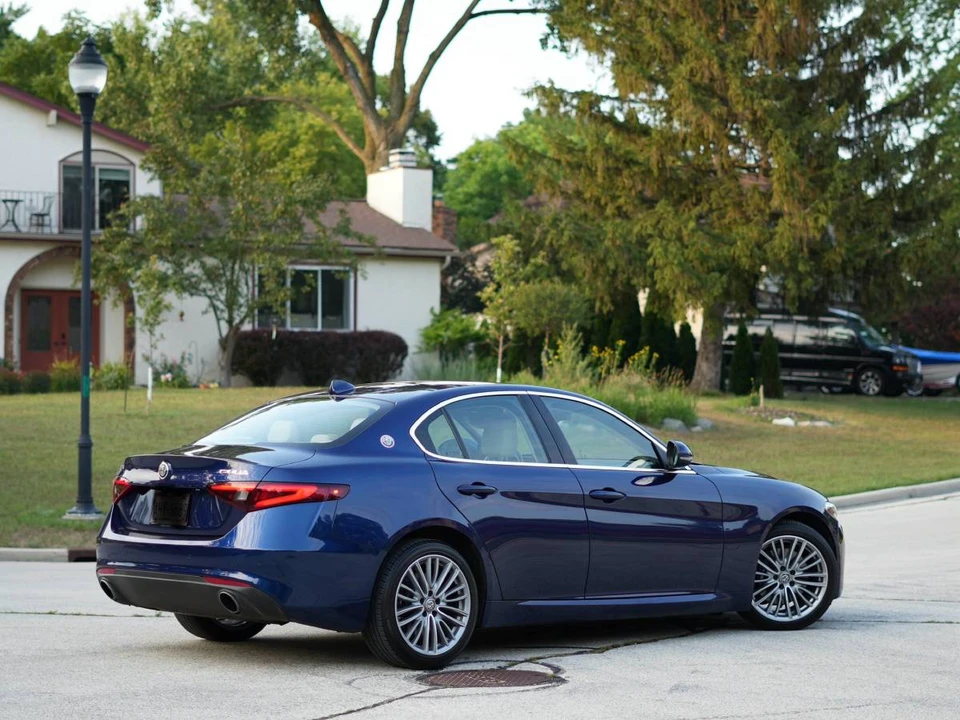 2017 Alfa Romeo Giulia - Image 4 of 11