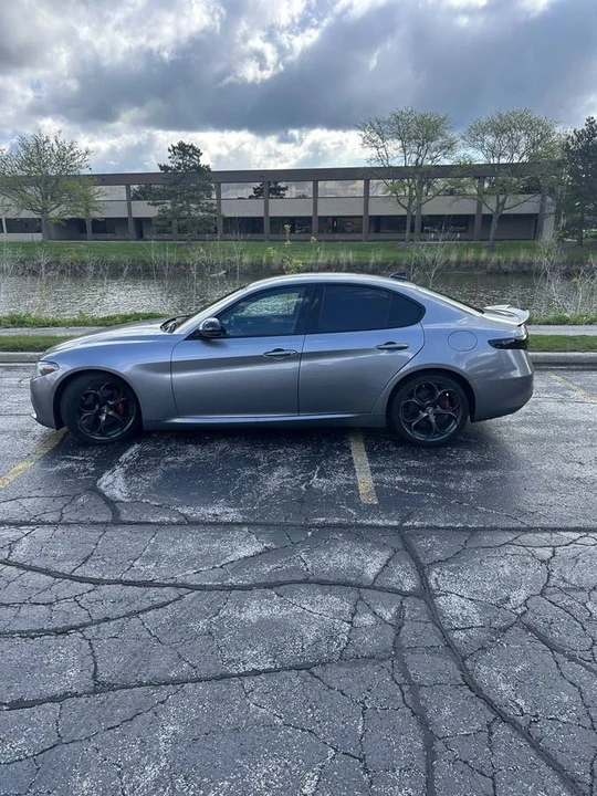 2019 Alfa Romeo Giulia - Image 5 of 21