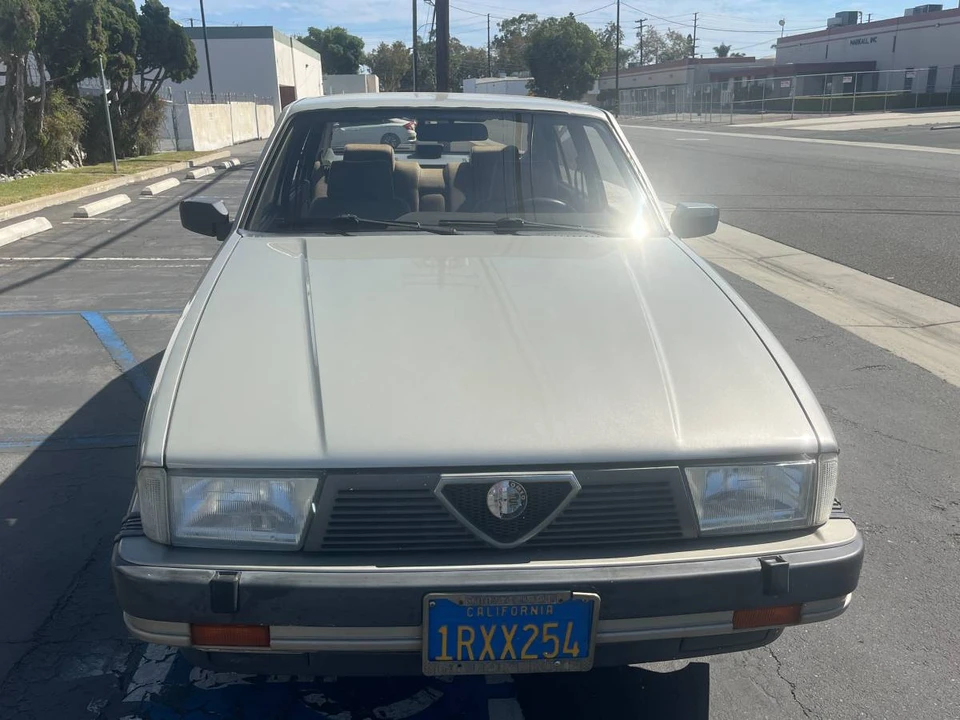 1987 Alfa Romeo 75/Milano - Image 2 of 15