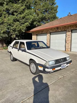 Alfa Romeo Milano V6 Sedan