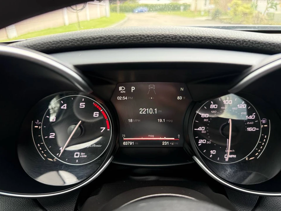 2017 Alfa Romeo Giulia - Image 14 of 15