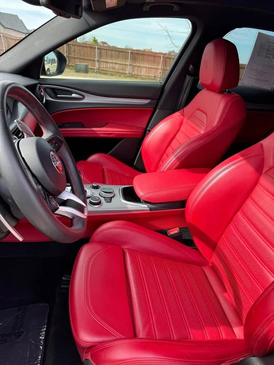 2021 Alfa Romeo Stelvio - Image 9 of 10