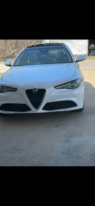 2018 Alfa Romeo Giulia - Image 4 of 10