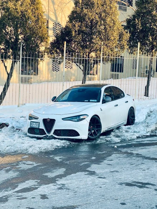 2017 Alfa Romeo Giulia - Image 4 of 7