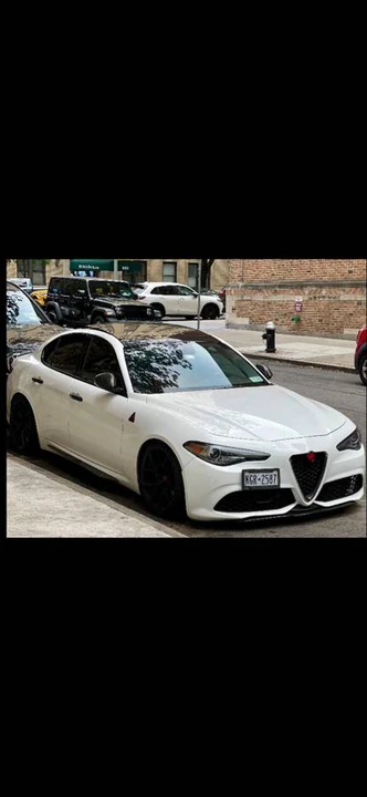 2017 Alfa Romeo Giulia - Image 6 of 7
