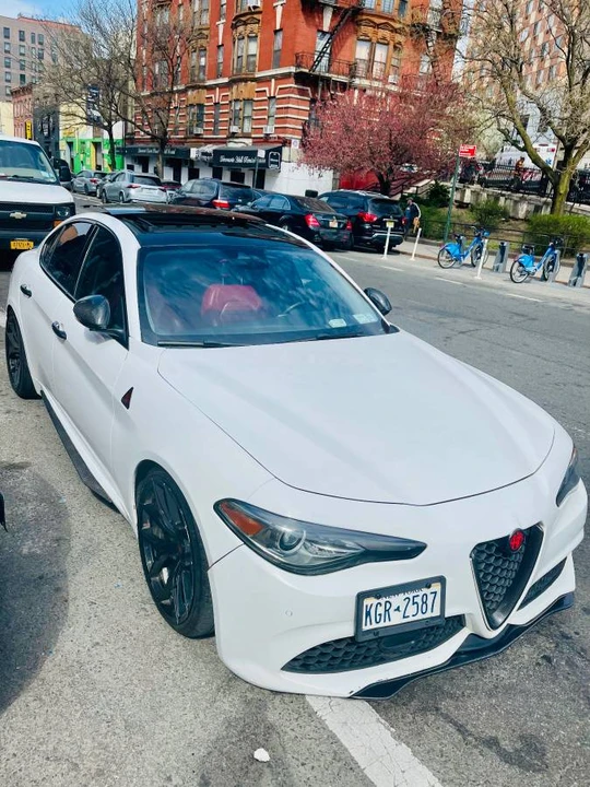 2017 Alfa Romeo Giulia - Image 3 of 7