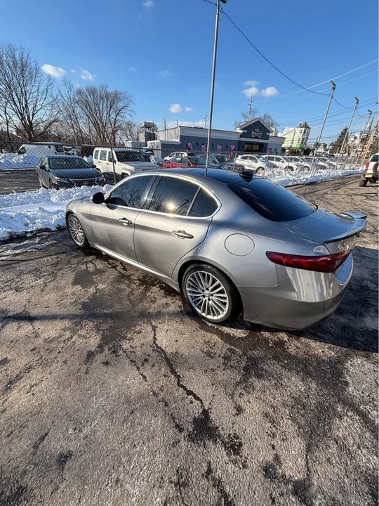 2017 Alfa Romeo Giulia - Image 3 of 3