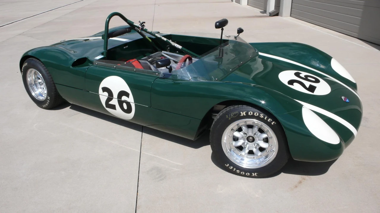 Vehicle image 17 of 31