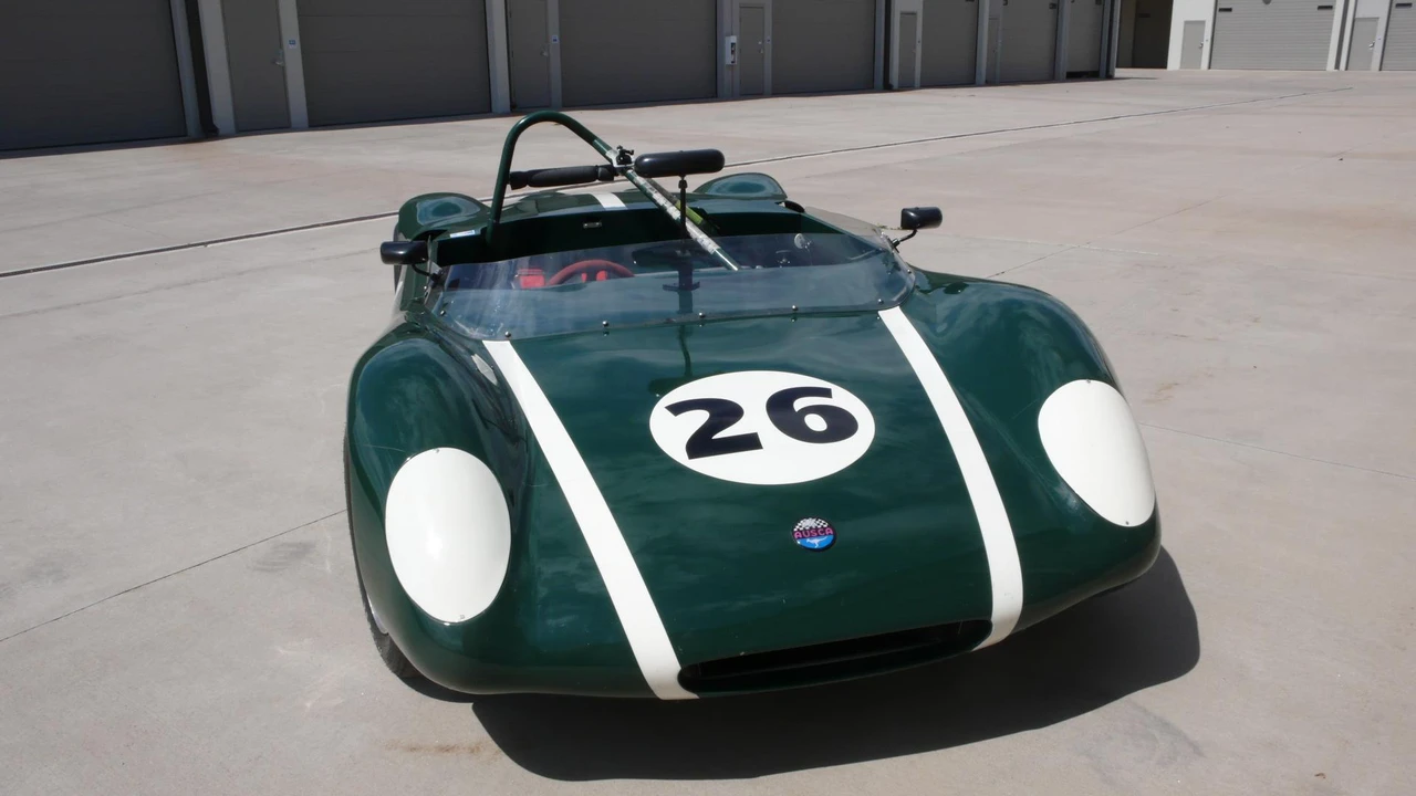 Vehicle image 14 of 31