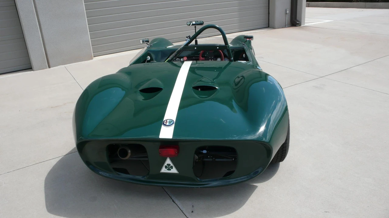 Vehicle image 26 of 31