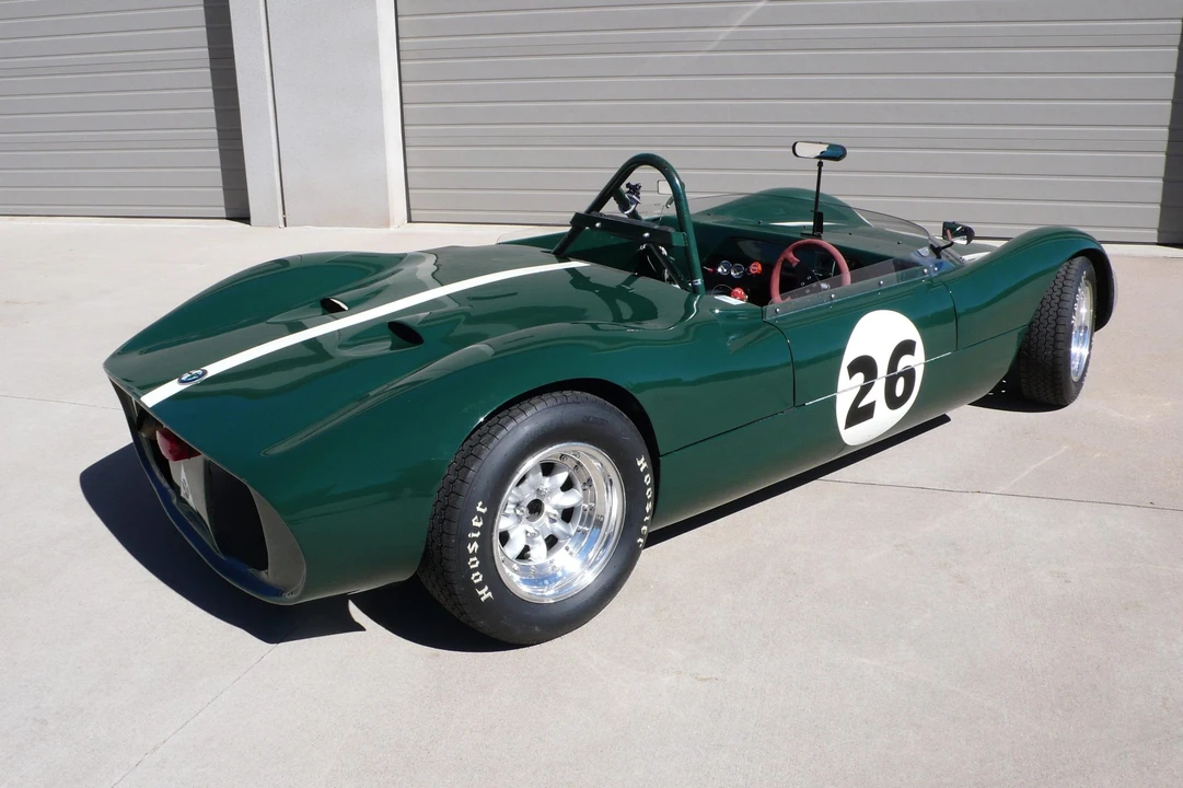 Vehicle image 24 of 31