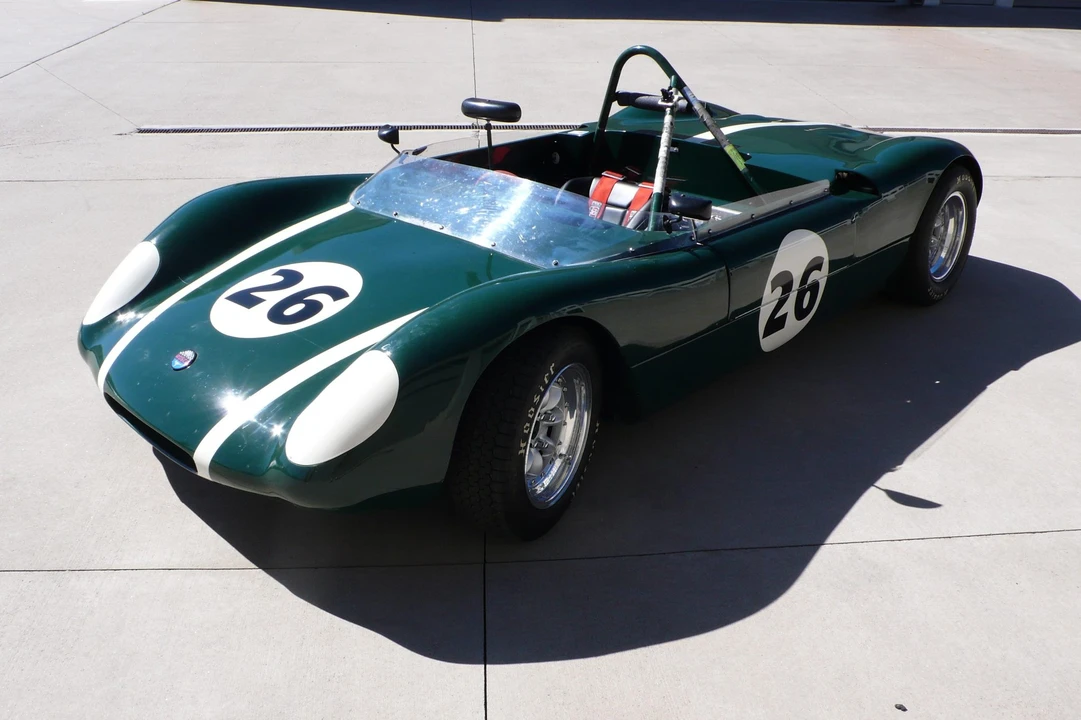 Vehicle image 9 of 31