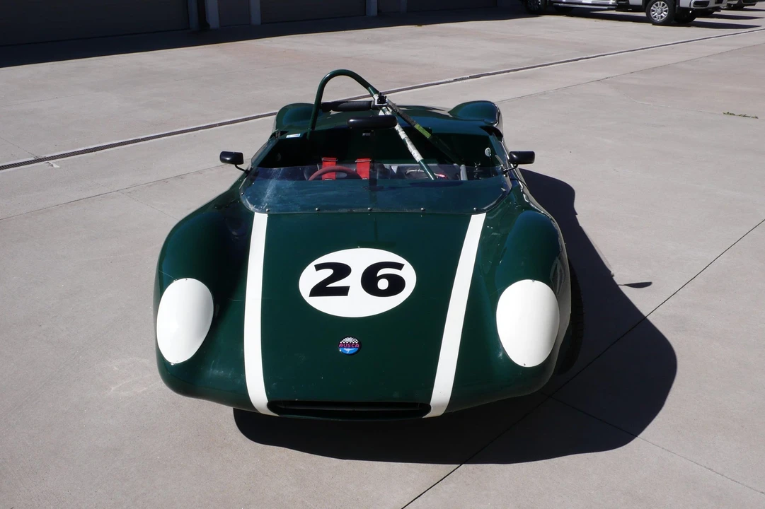 Vehicle image 12 of 31