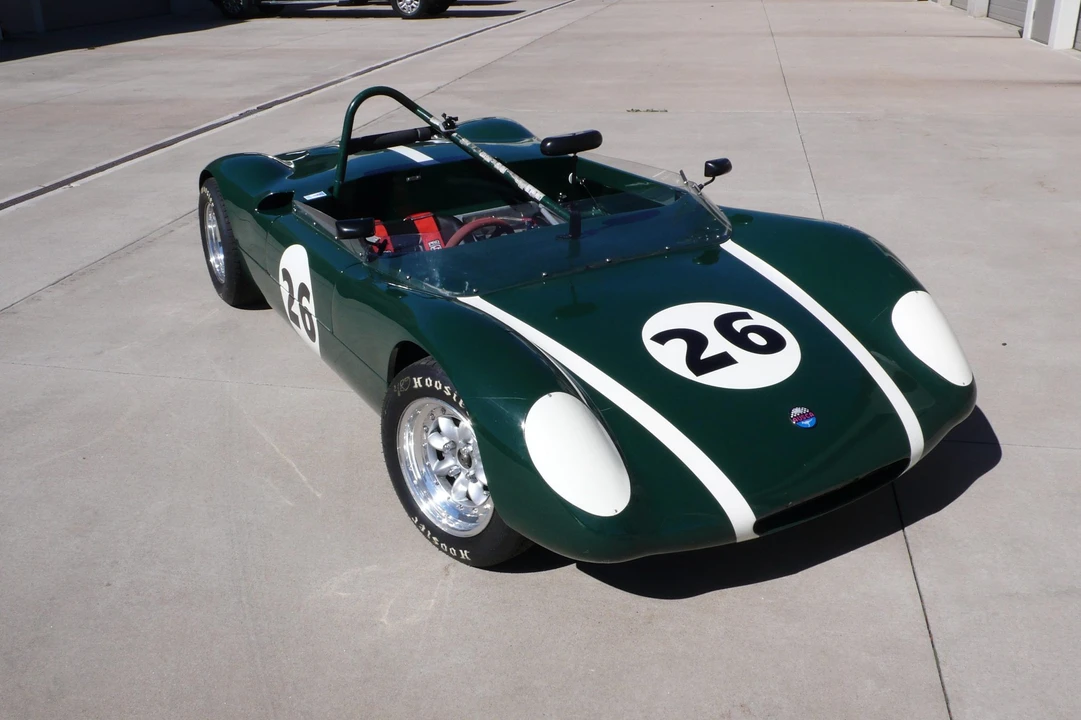 Vehicle image 16 of 31