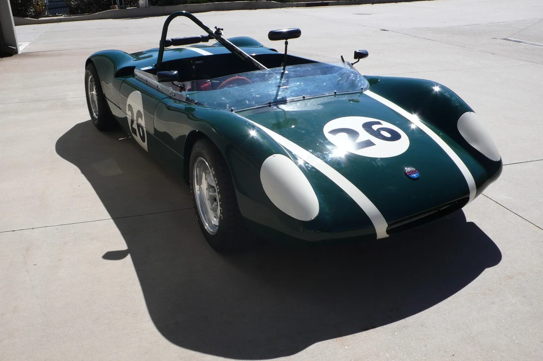 Vehicle image 15 of 31