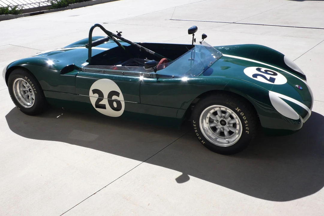 Vehicle image 18 of 31
