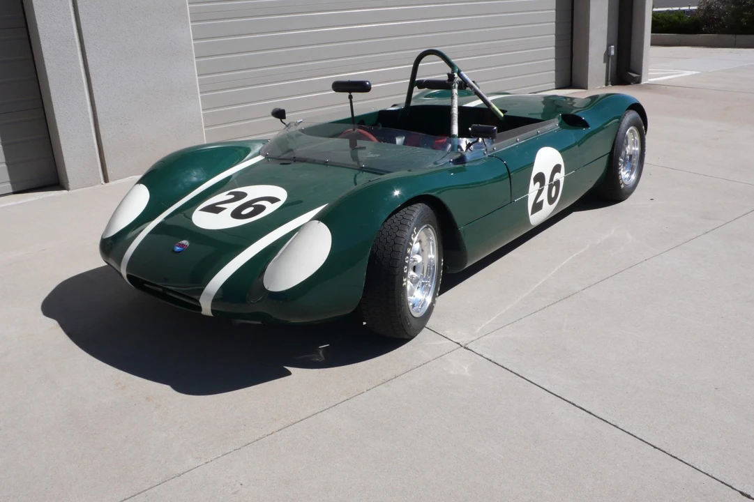Vehicle image 11 of 31