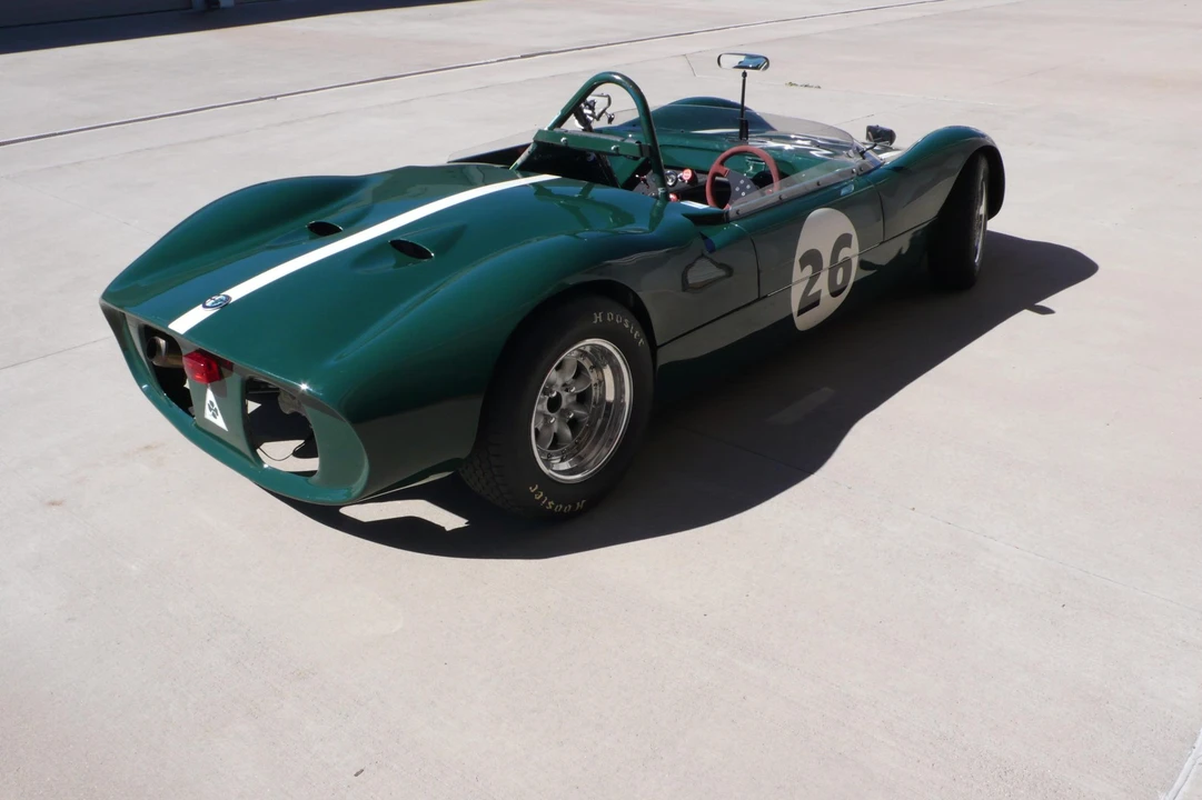 Vehicle image 25 of 31