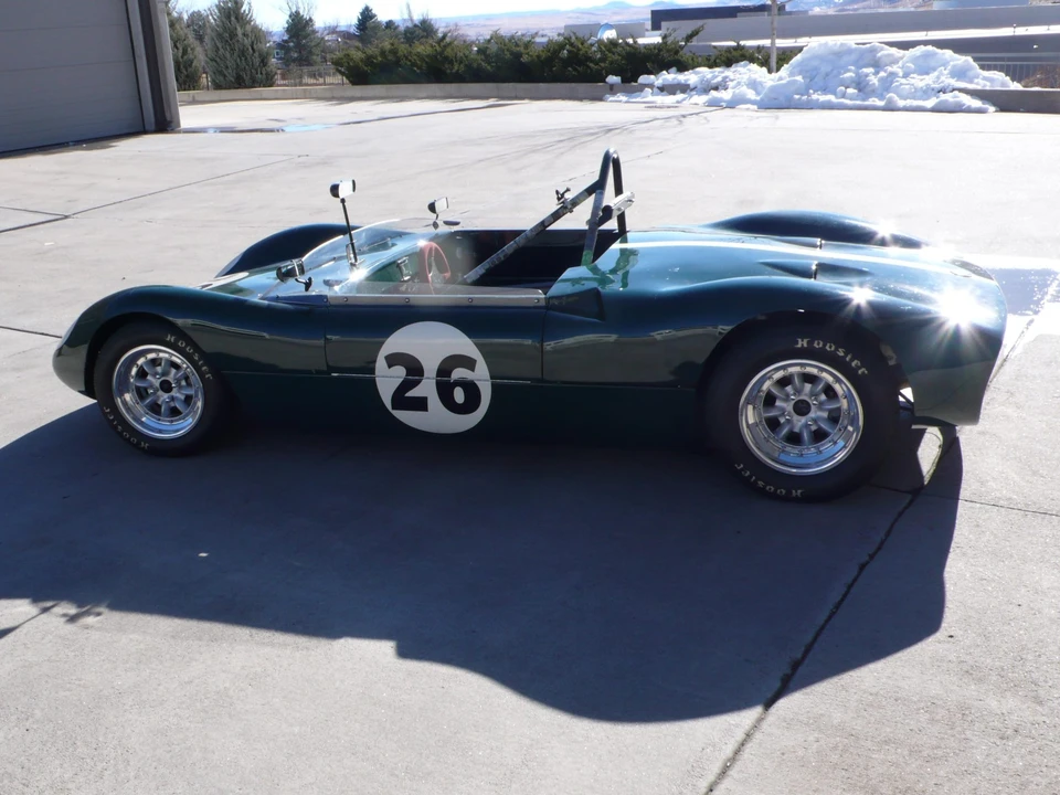 Vehicle image 3 of 31
