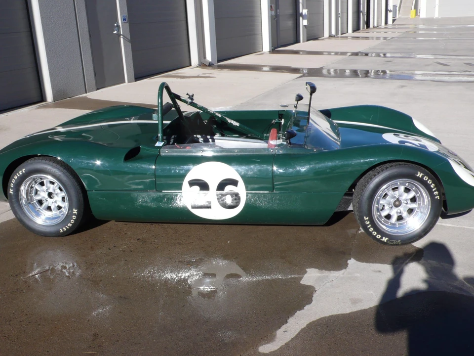Vehicle image 6 of 31