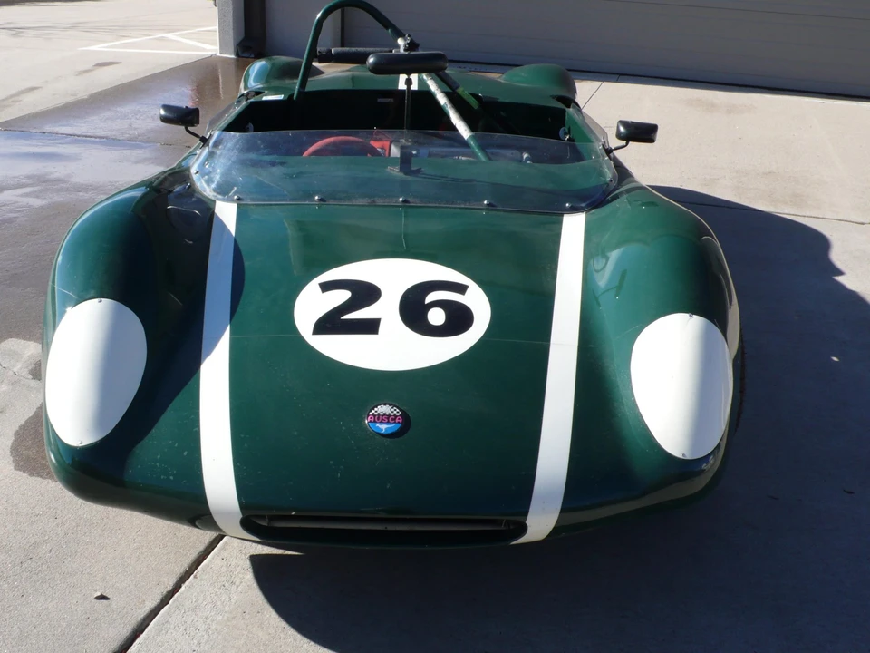 Vehicle image 8 of 31