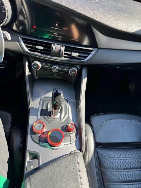 2017 Alfa Romeo Giulia - Image 16 of 18