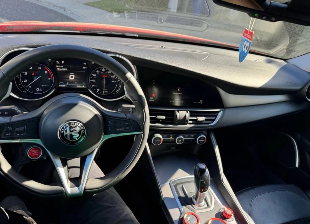 2017 Alfa Romeo Giulia - Image 15 of 18
