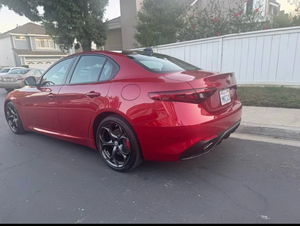 2017 Alfa Romeo Giulia - Image 4 of 18