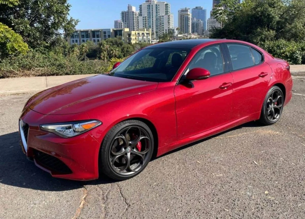 2017 Alfa Romeo Giulia - Image 9 of 18
