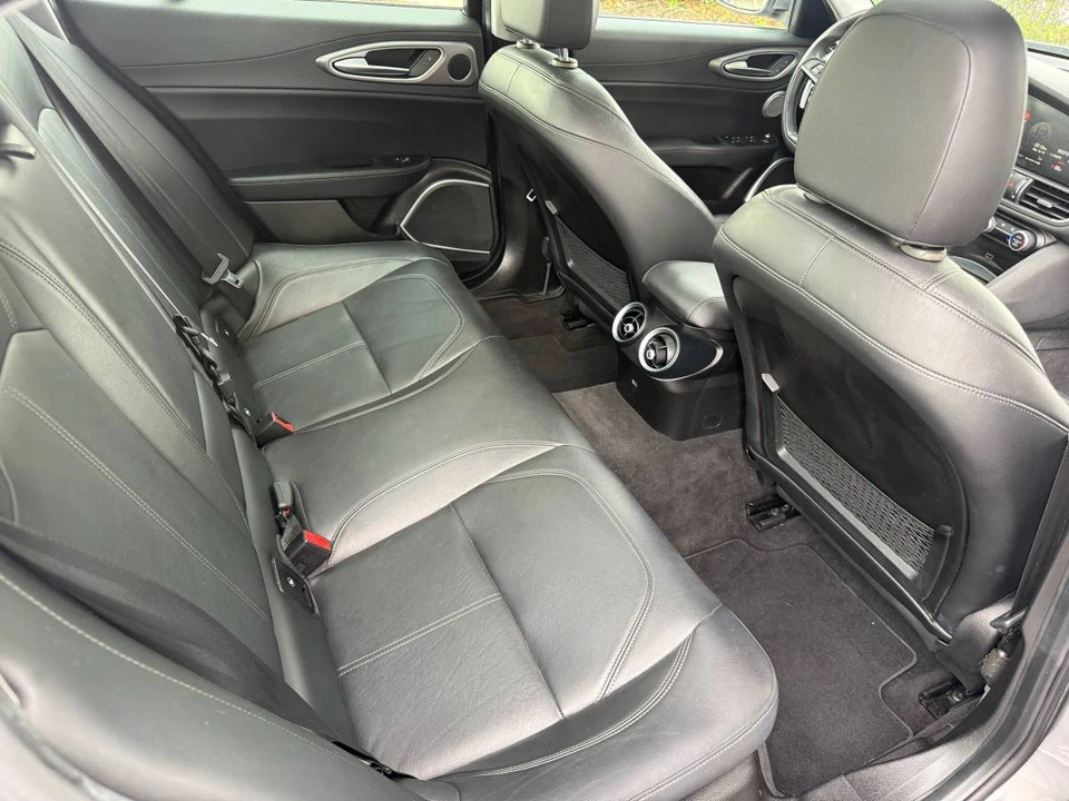 2017 Alfa Romeo Giulia - Image 10 of 13