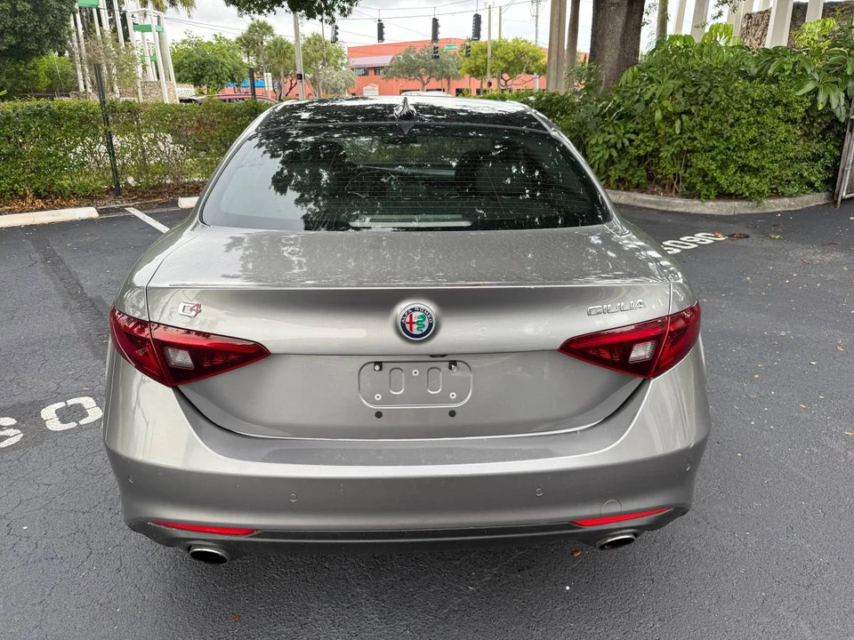 2017 Alfa Romeo Giulia - Image 4 of 13