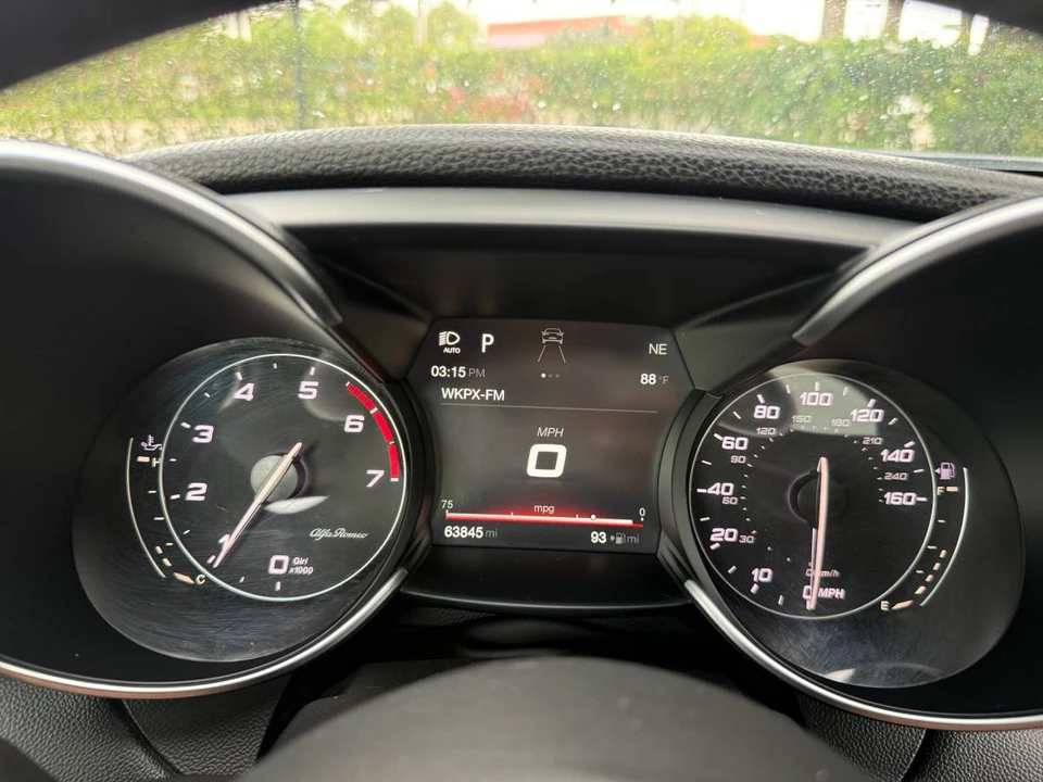 2017 Alfa Romeo Giulia - Image 12 of 13