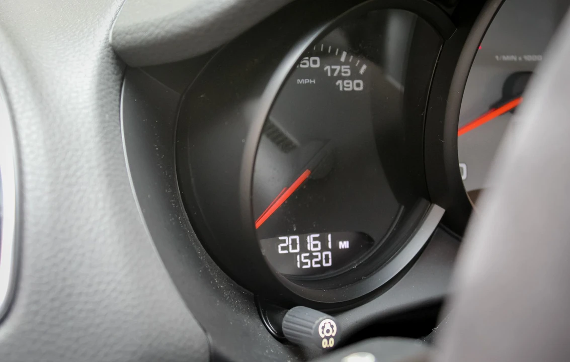 2015 Porsche 981 Cayman S - Image 9 of 13