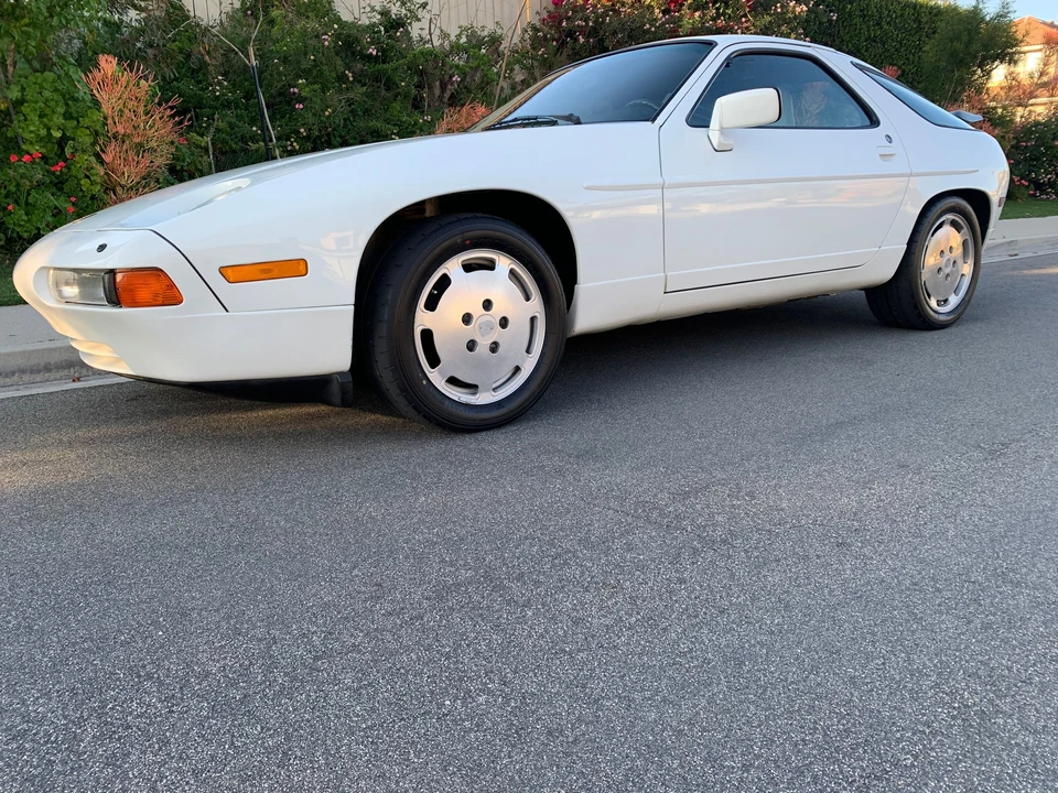1988 Porsche 928 S4 - Image 2 of 12