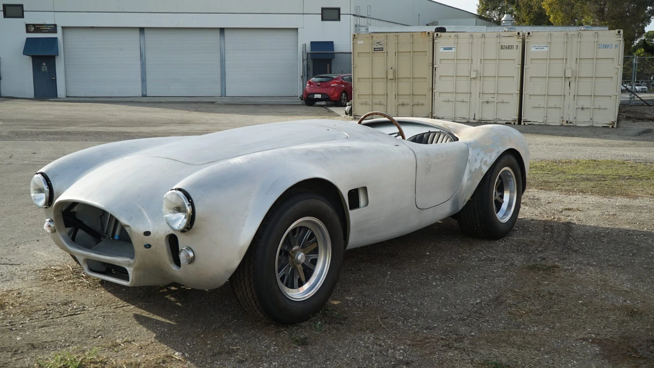 Shelby Cobra Replica - Image 3 of 31
