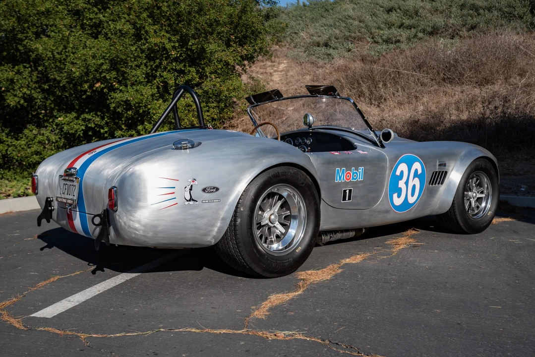 Shelby Cobra Replica - Image 8 of 31