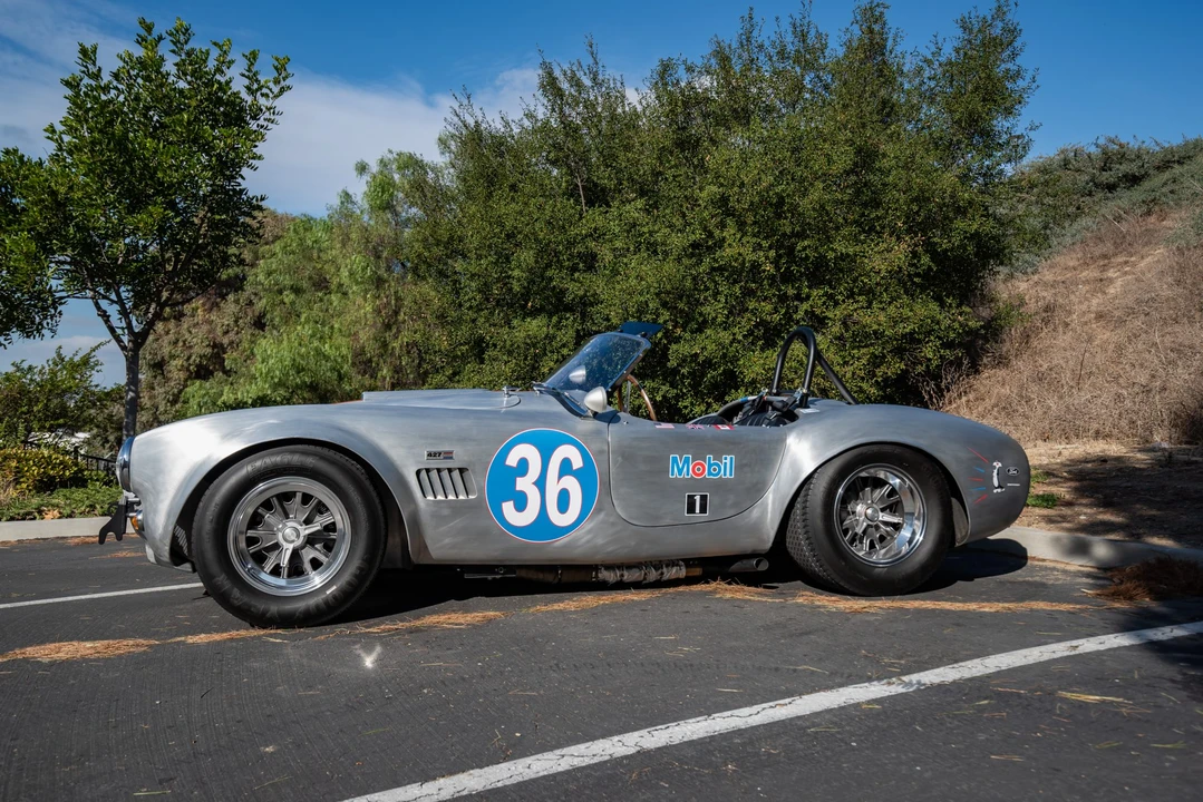 Shelby Cobra Replica - Image 21 of 31