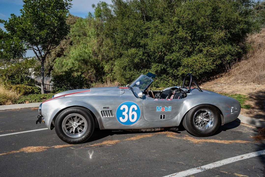 Shelby Cobra Replica - Image 23 of 31
