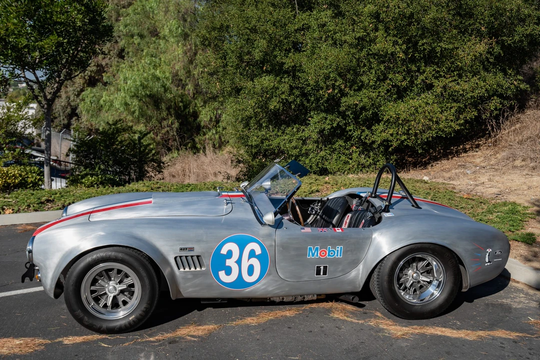 Shelby Cobra Replica - Image 25 of 31