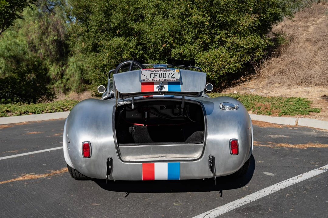 Shelby Cobra Replica - Image 14 of 31