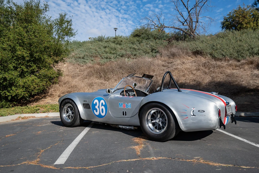 Shelby Cobra Replica - Image 17 of 31