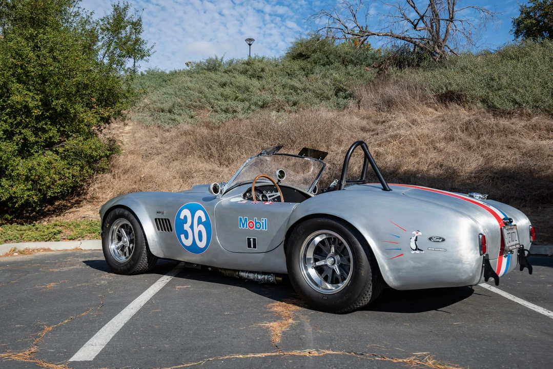 Shelby Cobra Replica - Image 18 of 31