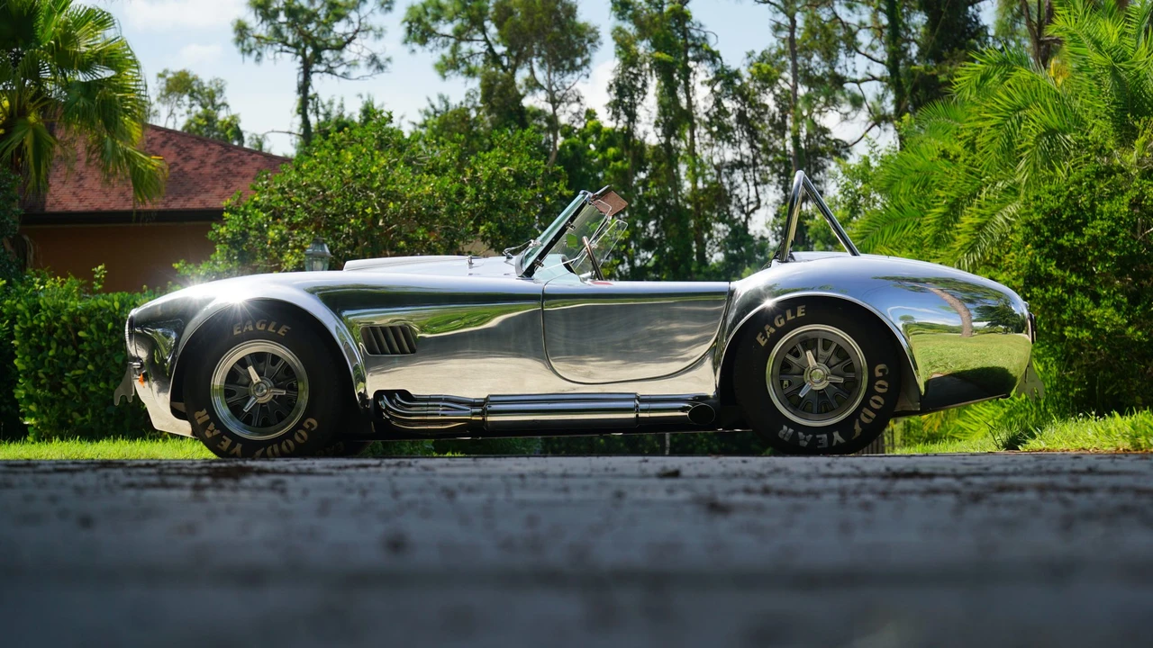Shelby Cobra Replica - Image 7 of 31