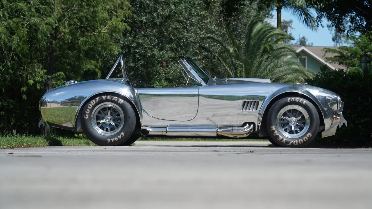 Shelby Cobra Replica - Image 4 of 31