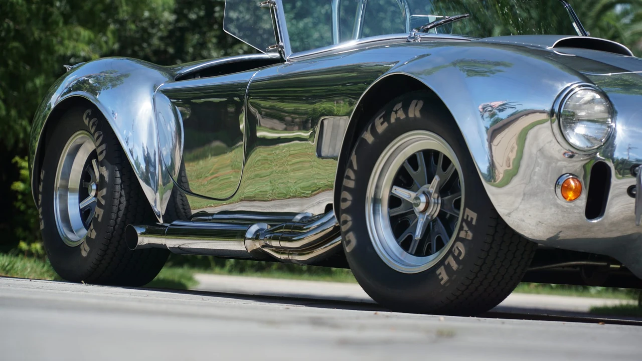 Shelby Cobra Replica - Image 12 of 31