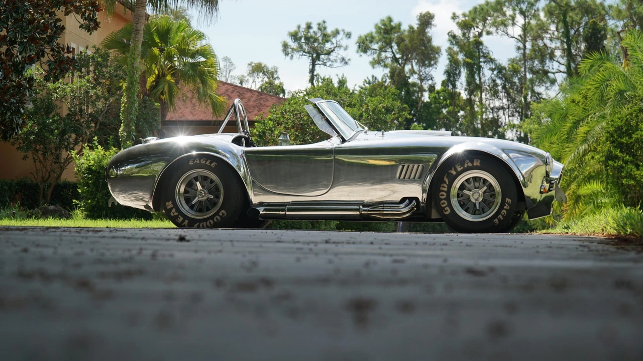 Shelby Cobra Replica - Image 5 of 31