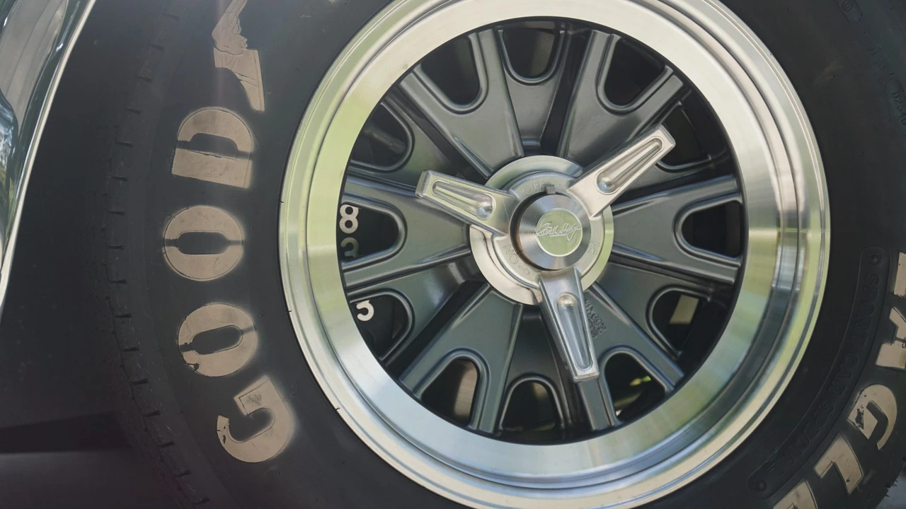 Shelby Cobra Replica - Image 22 of 31