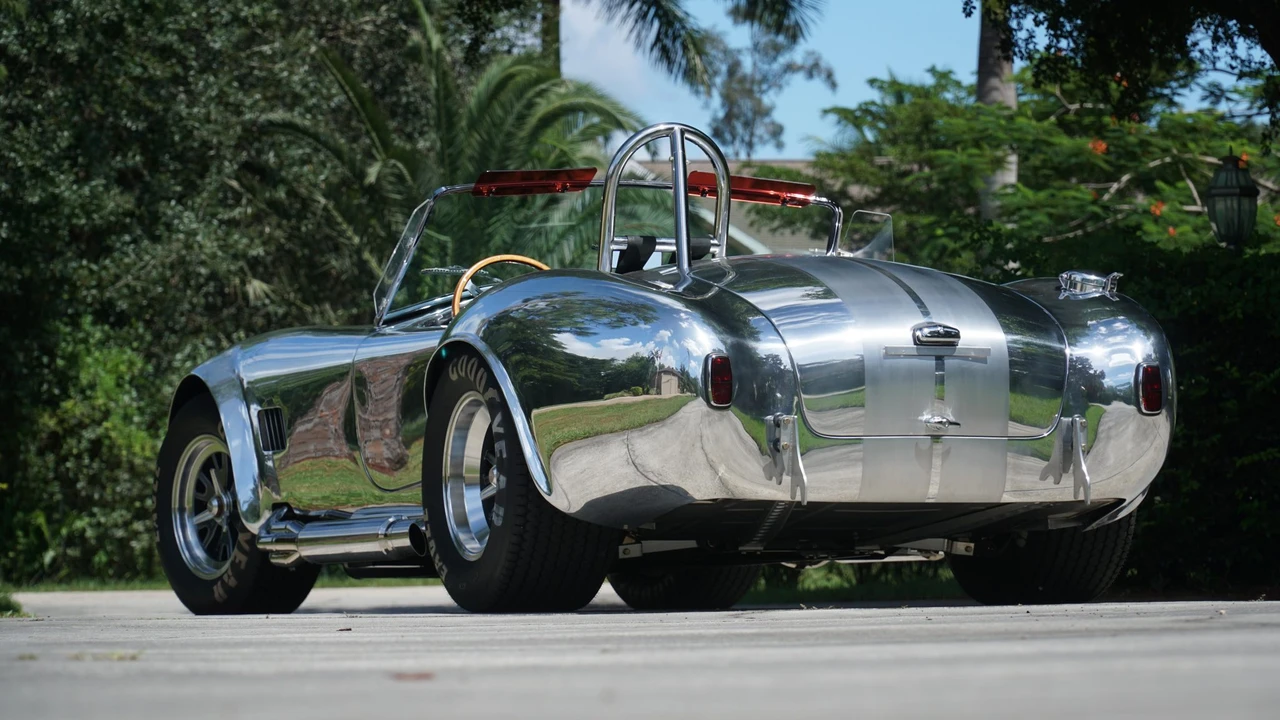 Shelby Cobra Replica - Image 8 of 31
