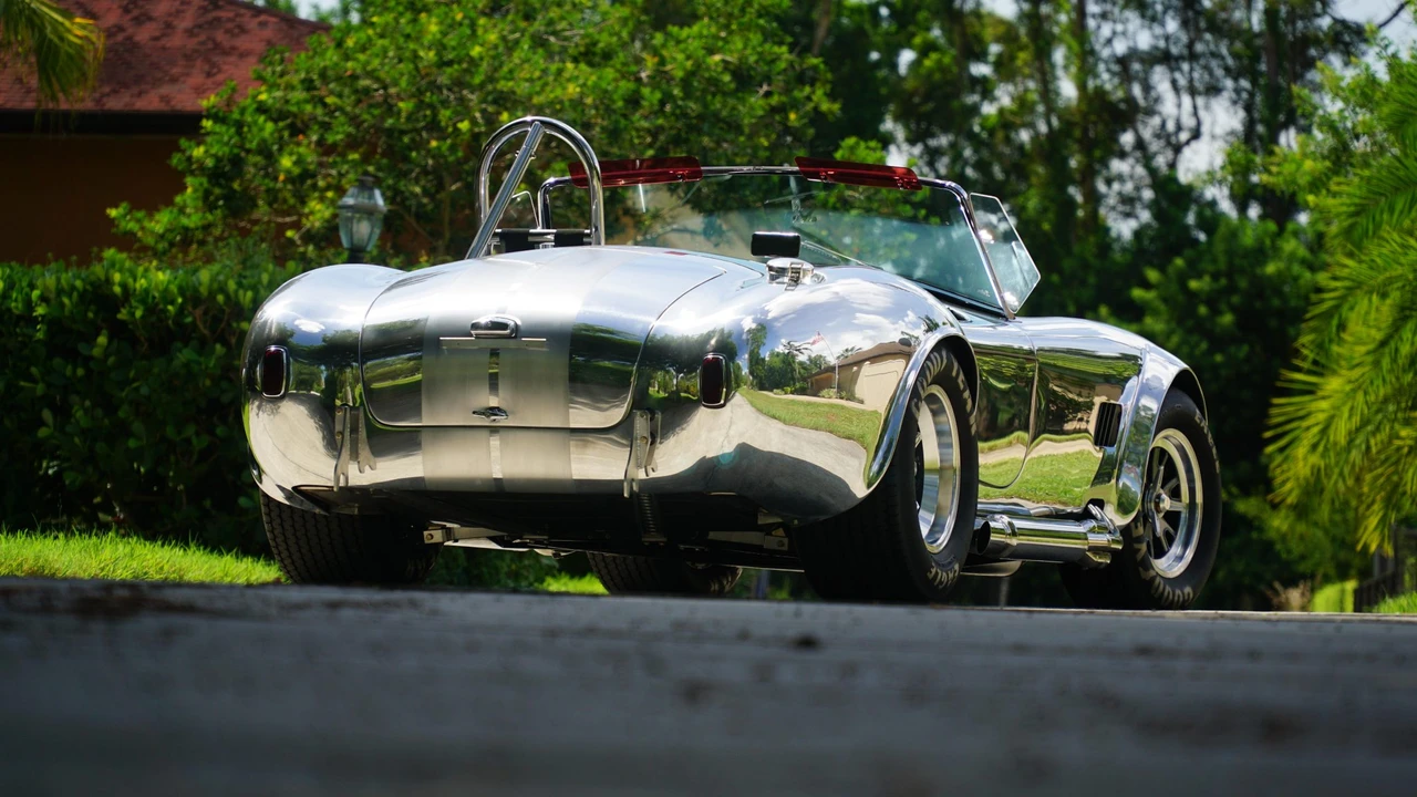 Shelby Cobra Replica - Image 3 of 31