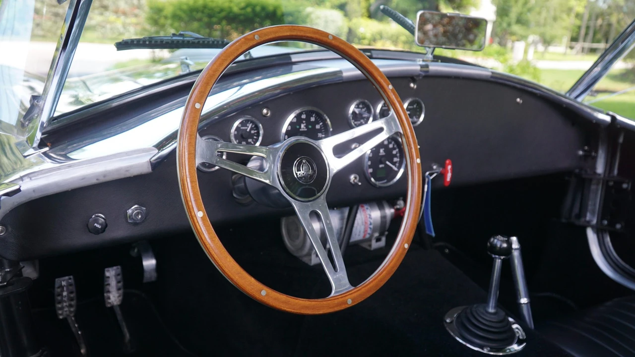 Shelby Cobra Replica - Image 29 of 31